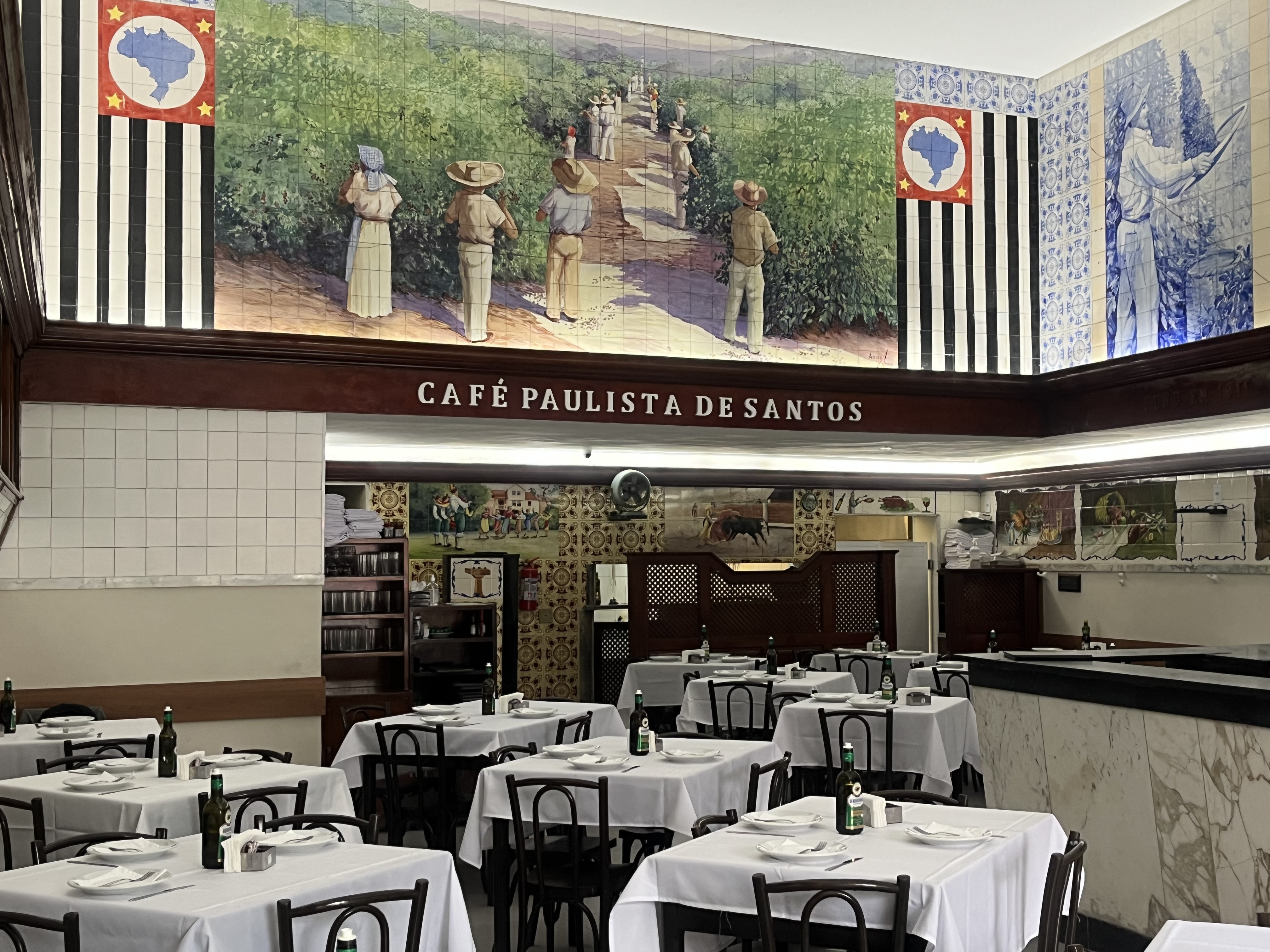 Interior do Café Paulista de Santos — Café Paulista de Santos